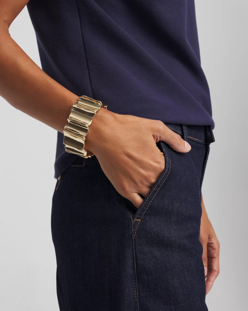 Gold Wavy Stretch Cuff
